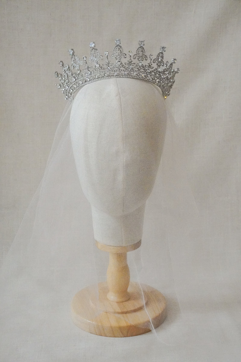 ZARIAH CROWN