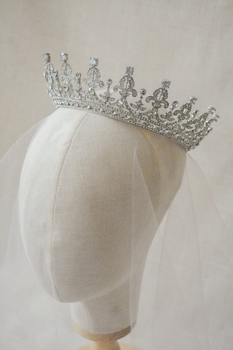 ZARIAH CROWN