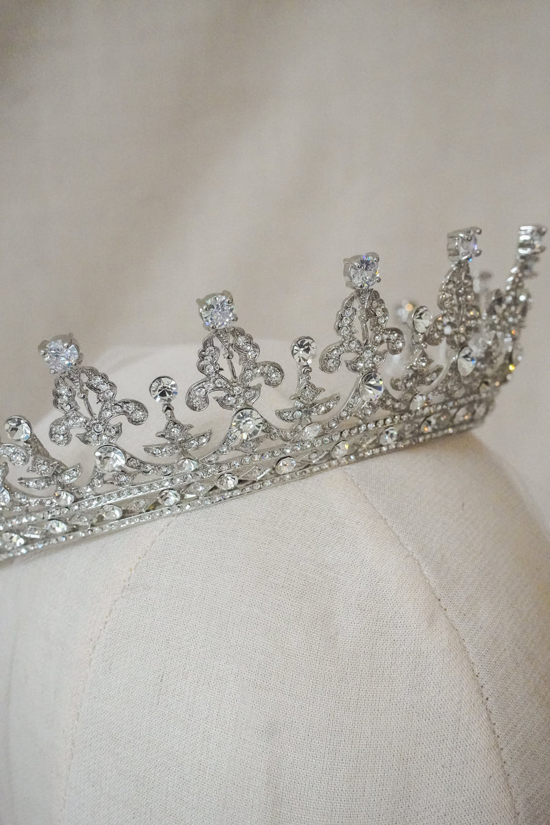 ZARIAH CROWN