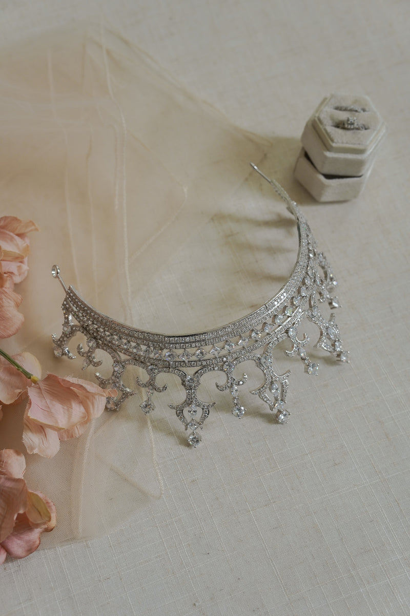 HELEM CROWN