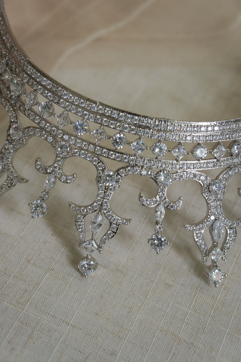HELEM CROWN