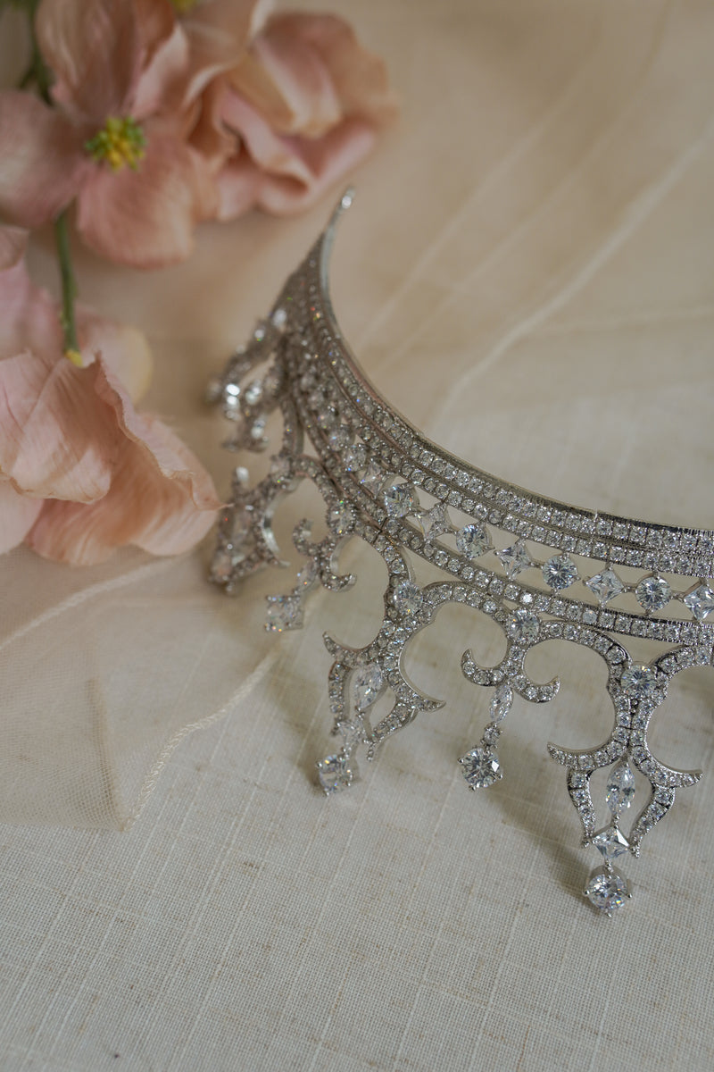 HELEM CROWN