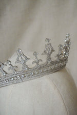 HELEM CROWN