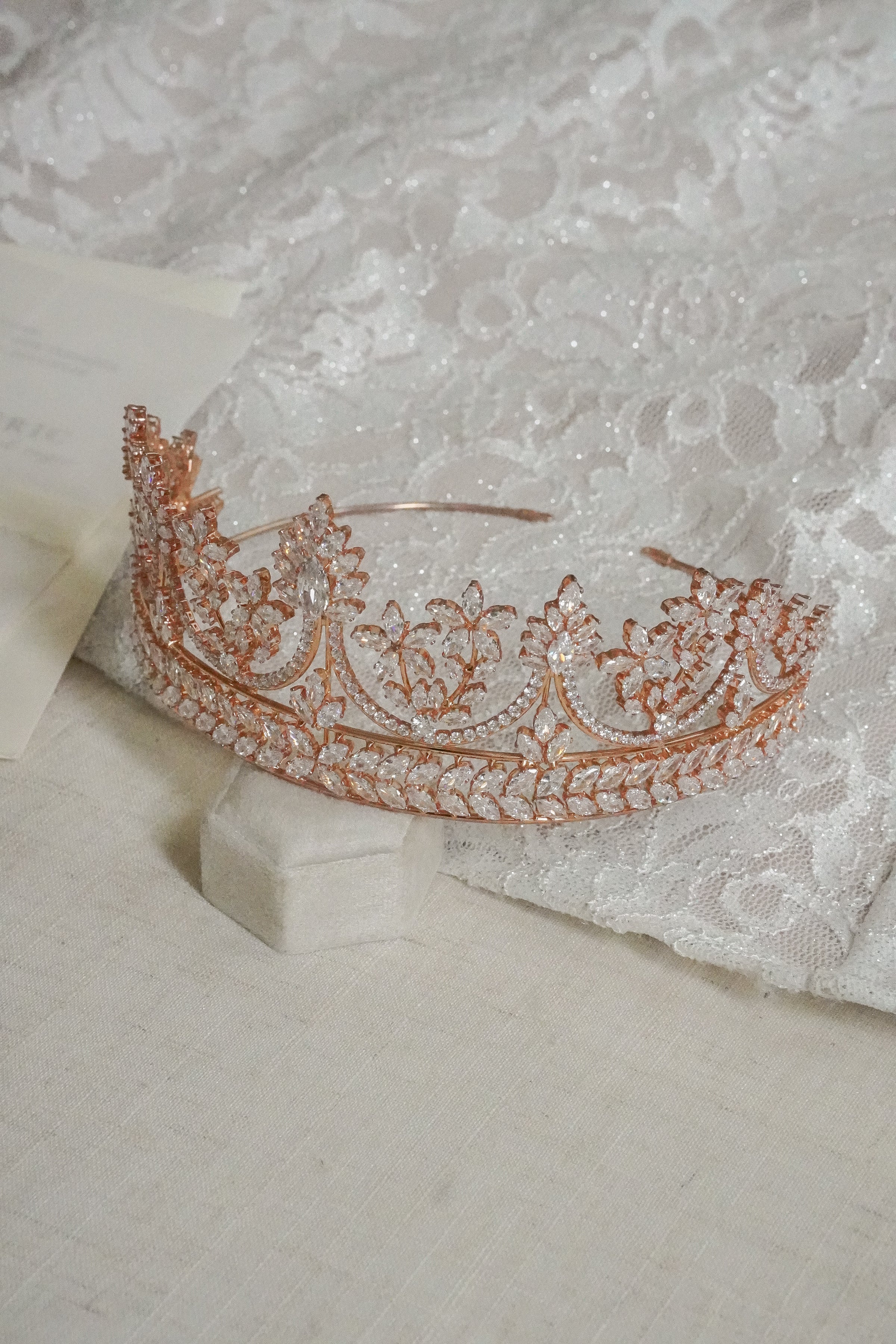 SALMA CROWN