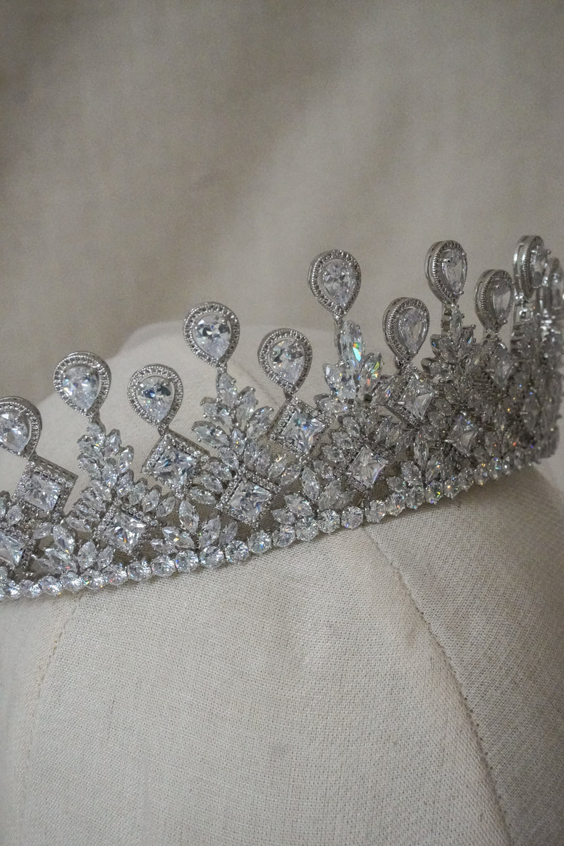 EVANGELINE CROWN
