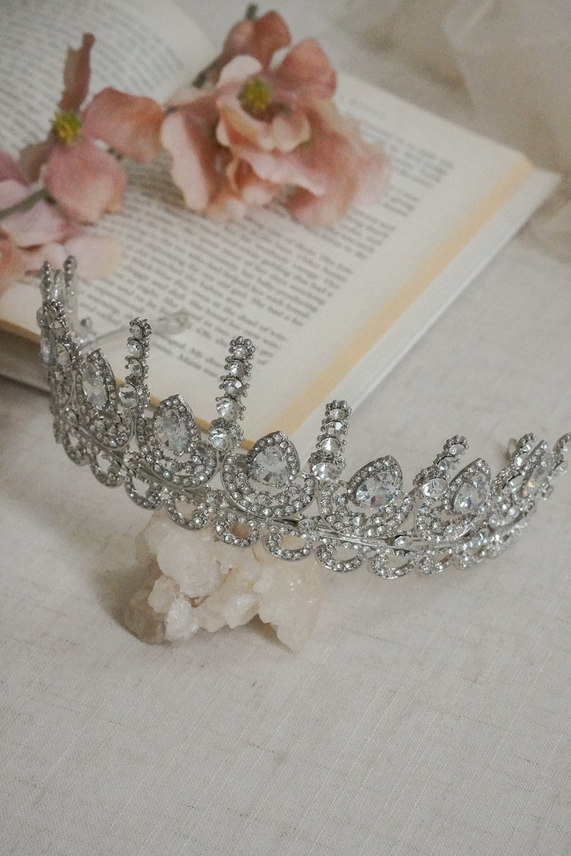 ELANIE CROWN