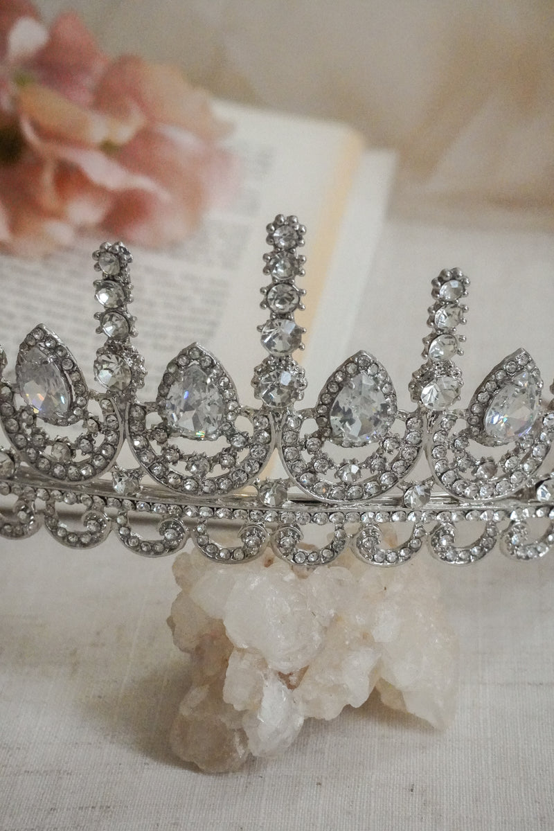 ELANIE CROWN