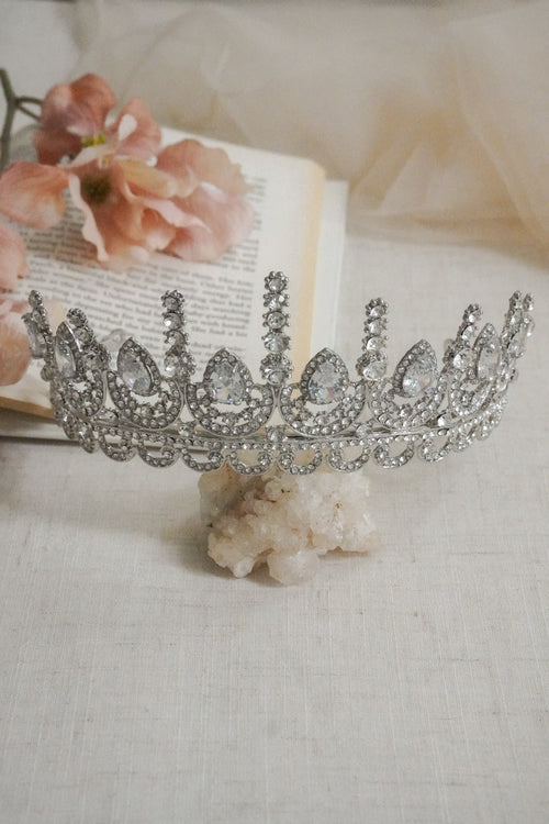 ELANIE CROWN