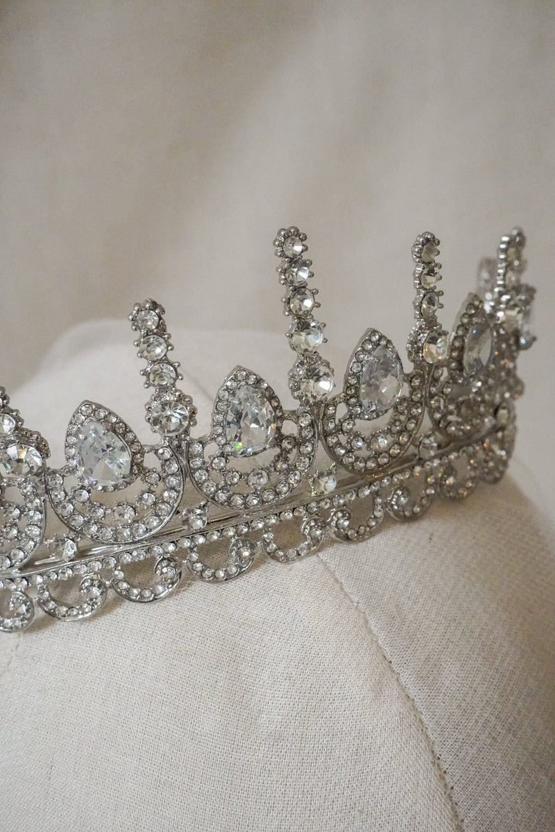 ELANIE CROWN