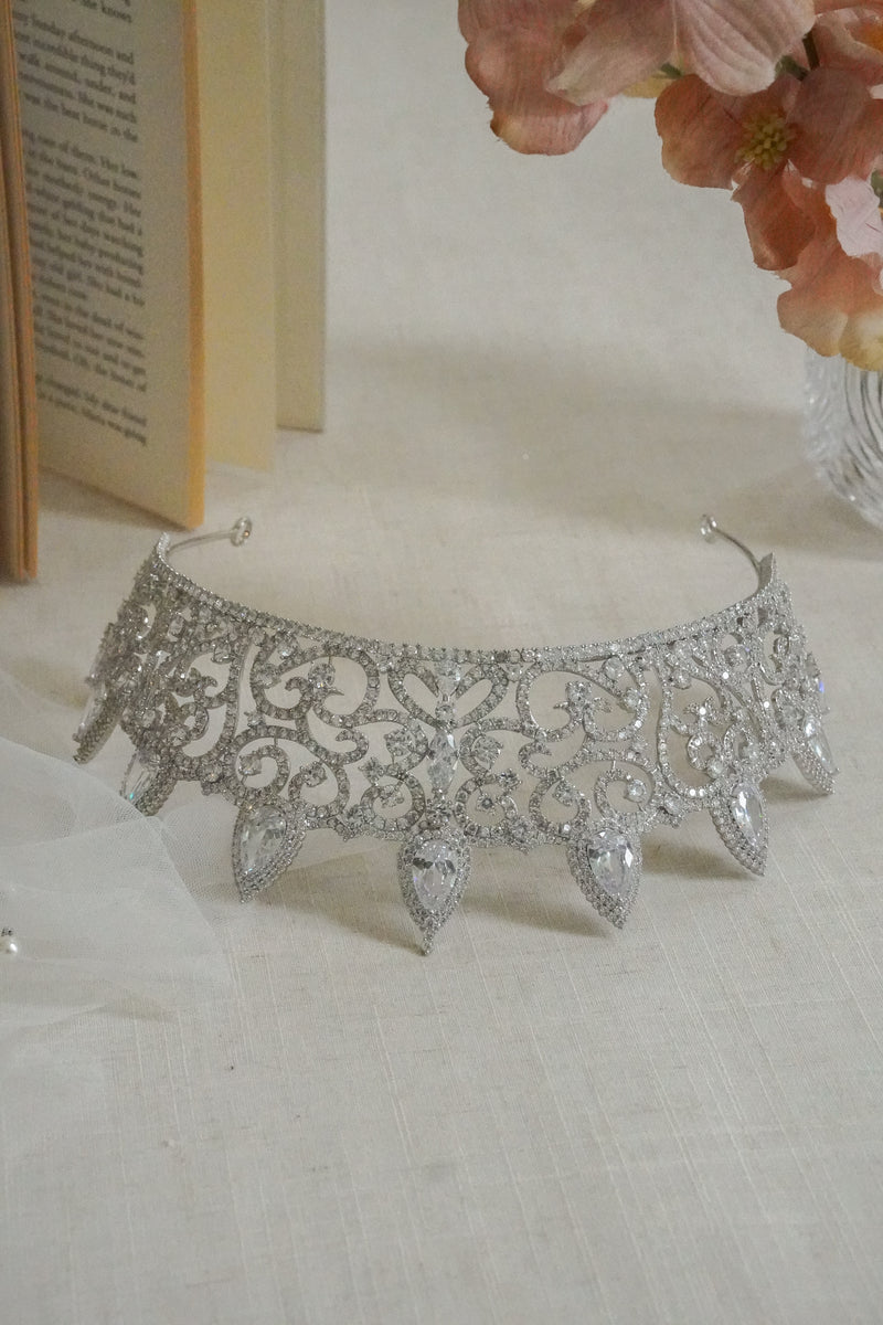 VICTORIA CROWN