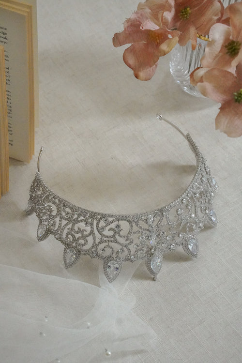 VICTORIA CROWN