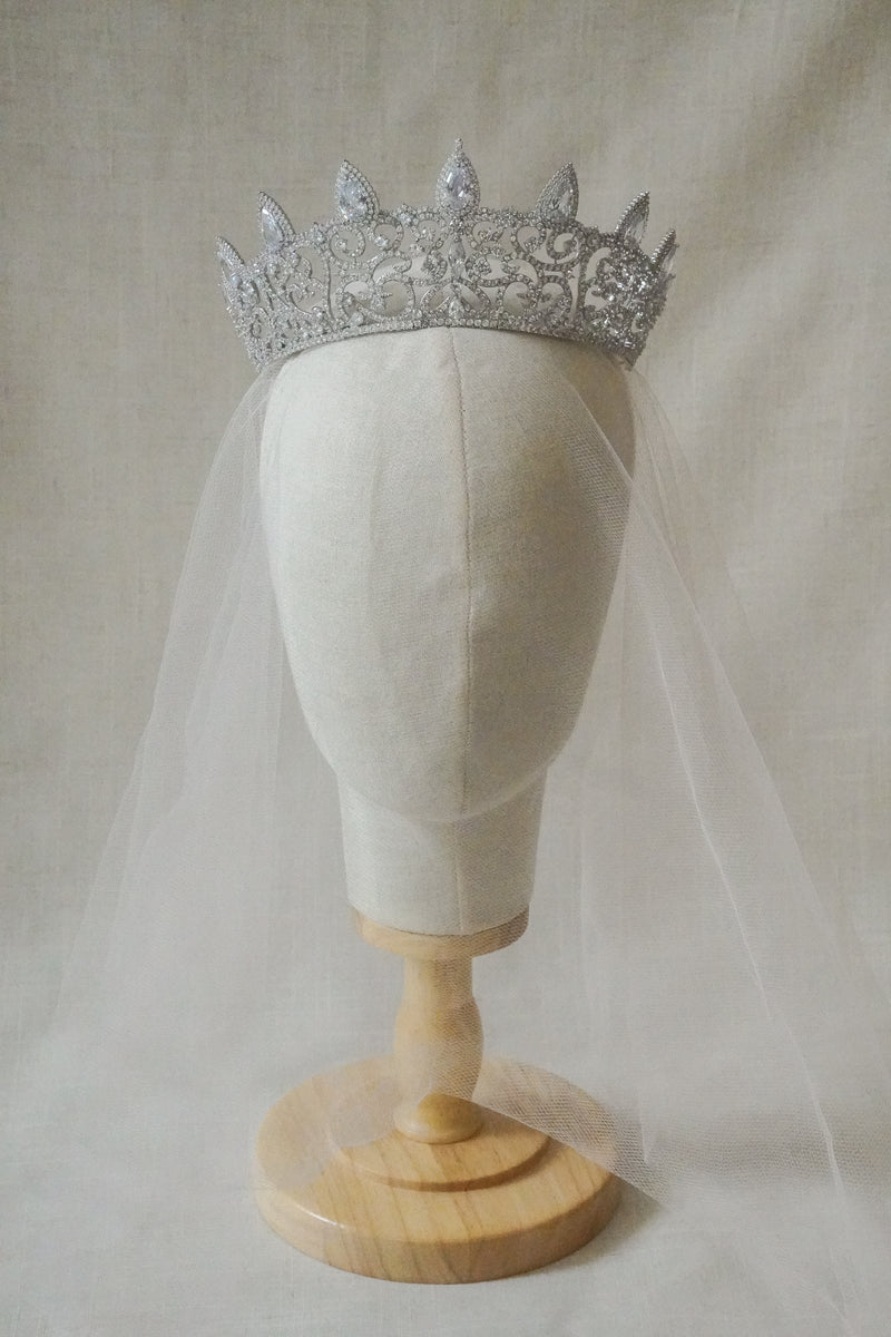 VICTORIA CROWN
