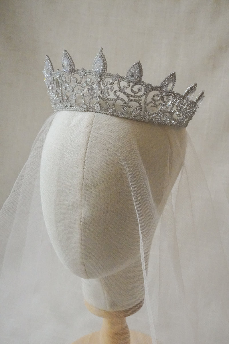 VICTORIA CROWN