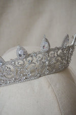 VICTORIA CROWN