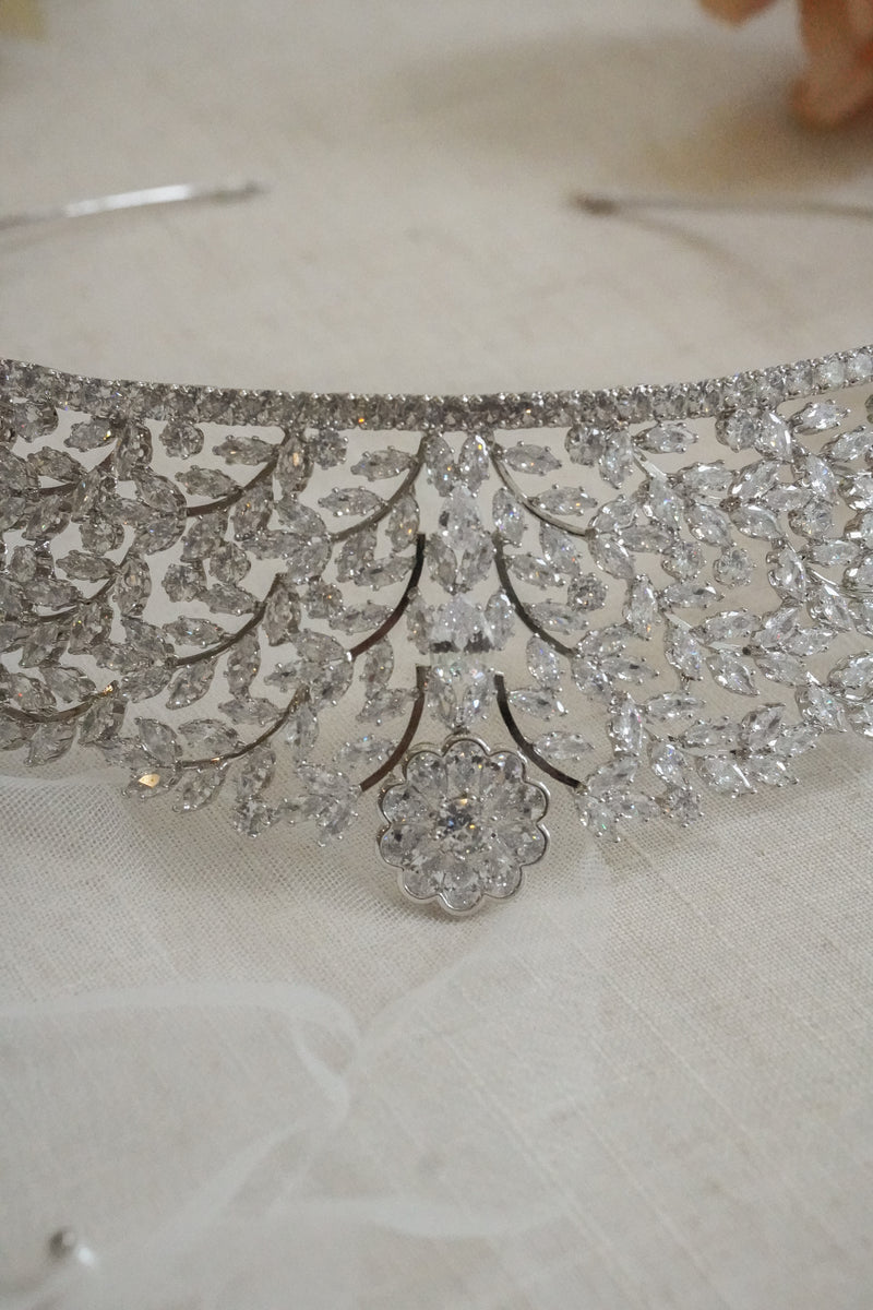 SELAH CROWN