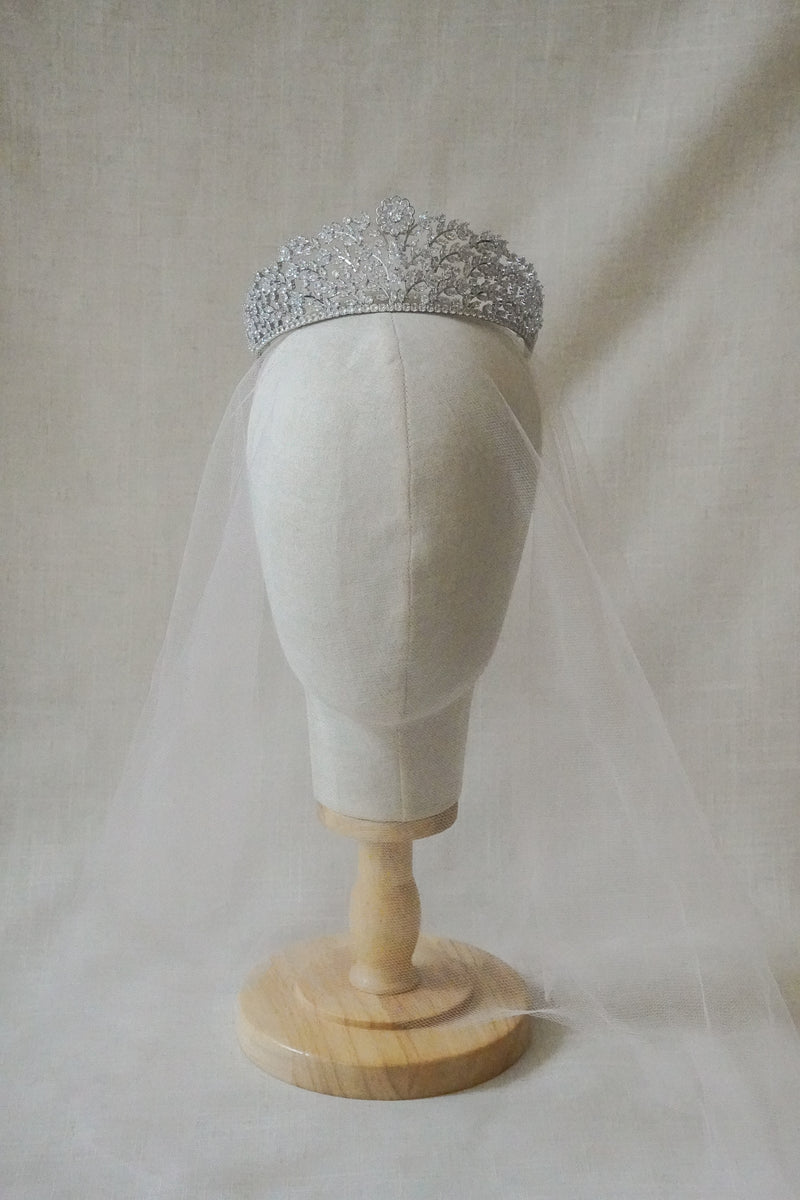 SELAH CROWN