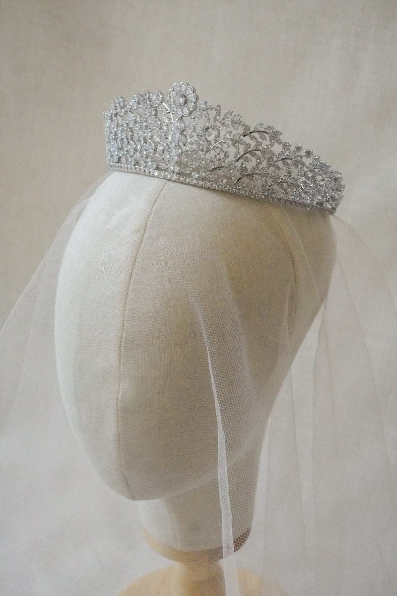 SELAH CROWN