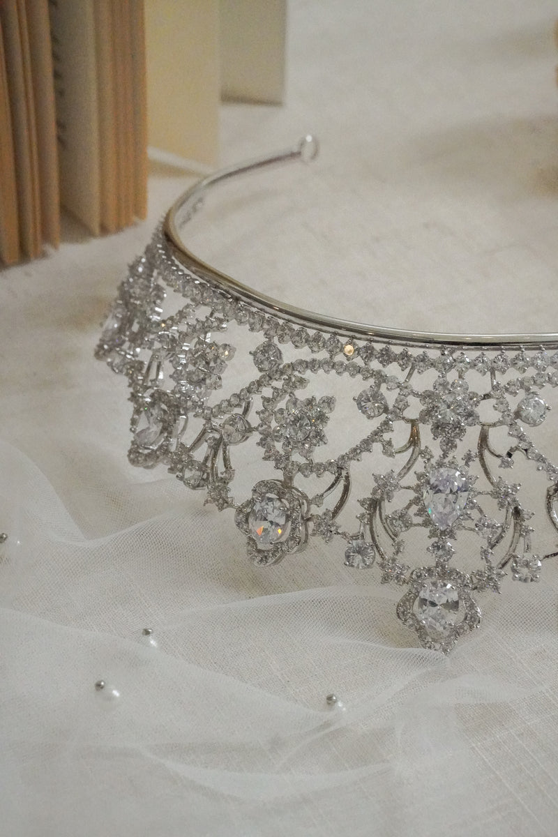 ANNALISE CROWN