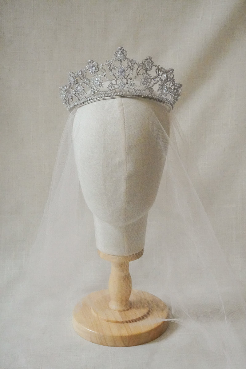 ANNALISE CROWN