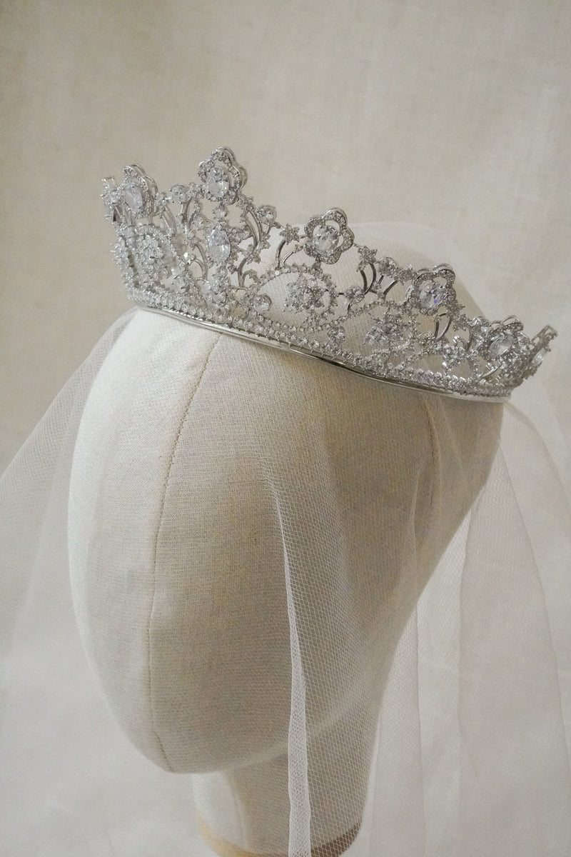 ANNALISE CROWN