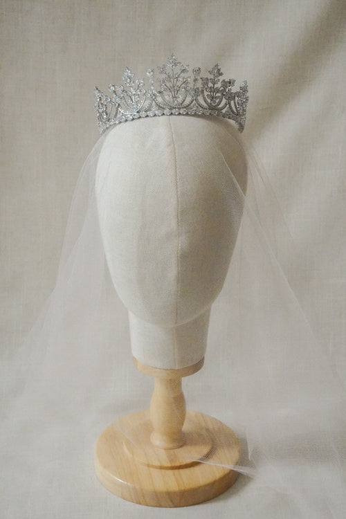 MALIA CROWN