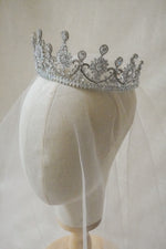ARMELLE CROWN