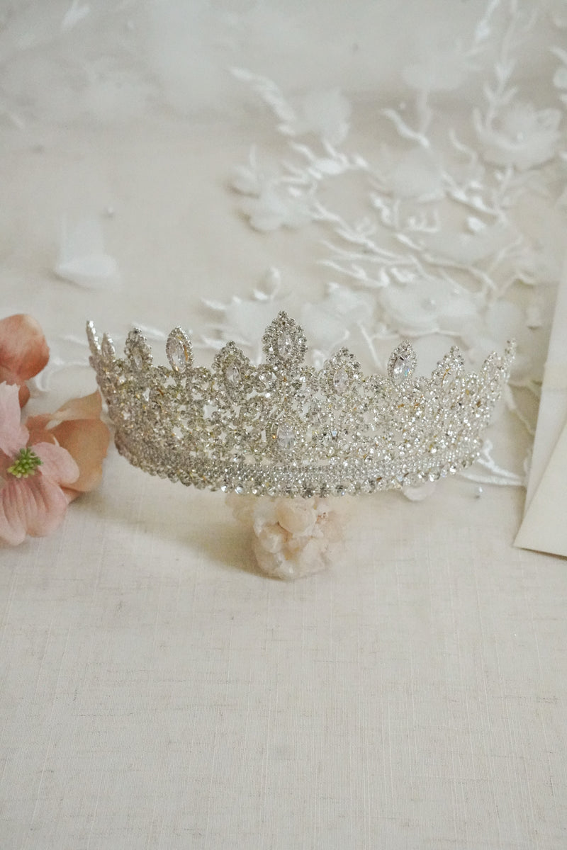 ZENDAYA CROWN