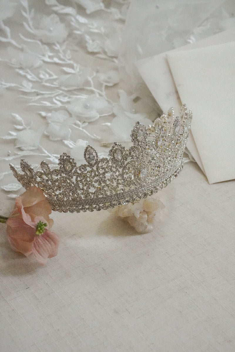 ZENDAYA CROWN