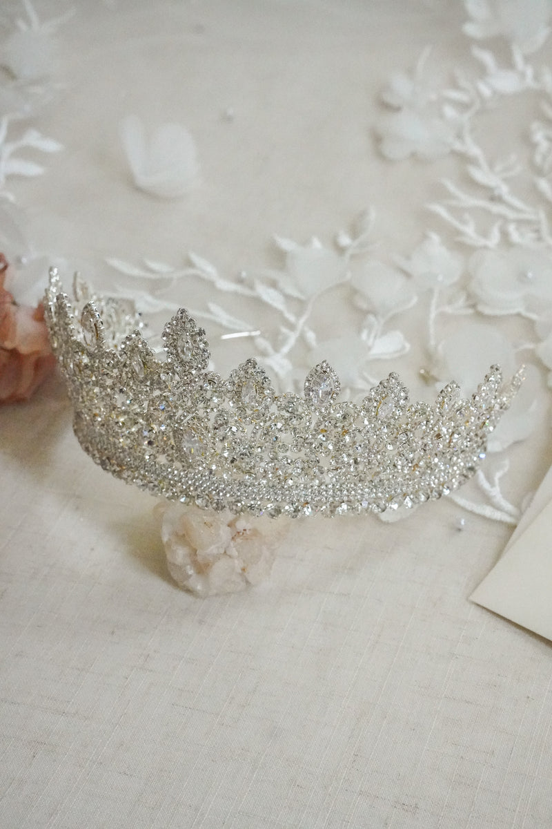 ZENDAYA CROWN