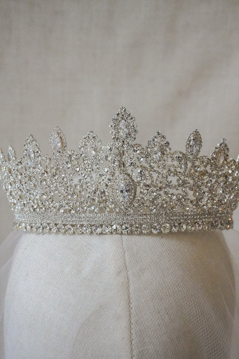 ZENDAYA CROWN